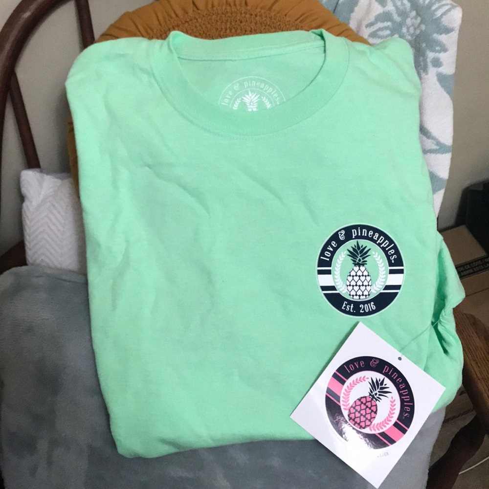 New Love & Pineapples Women’s Beach Tee
